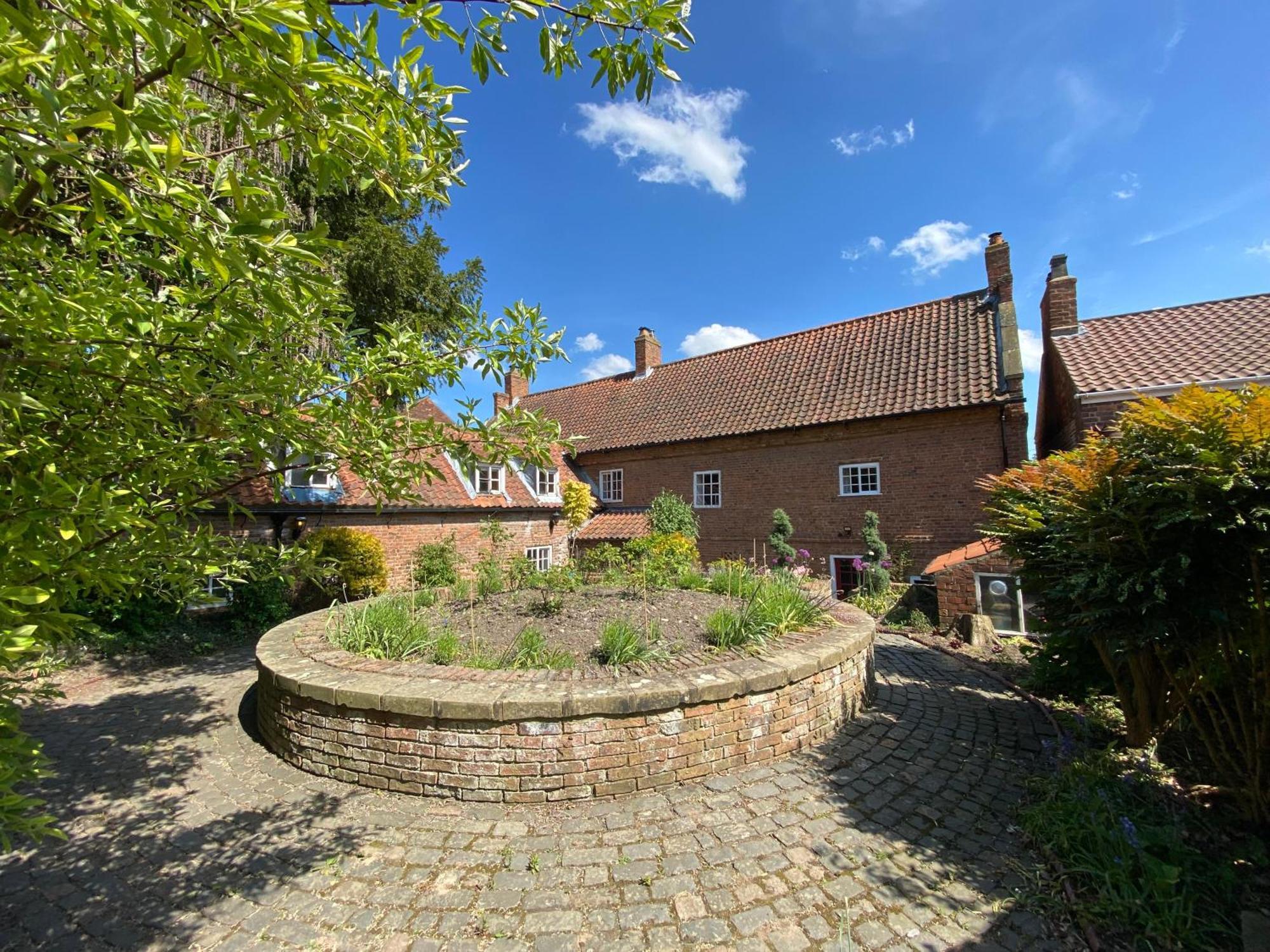 Papist Hall Cottages Barrow upon Humber エクステリア 写真